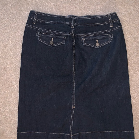 Denim skirt by Khakis size 8 - Picture 3 of 3